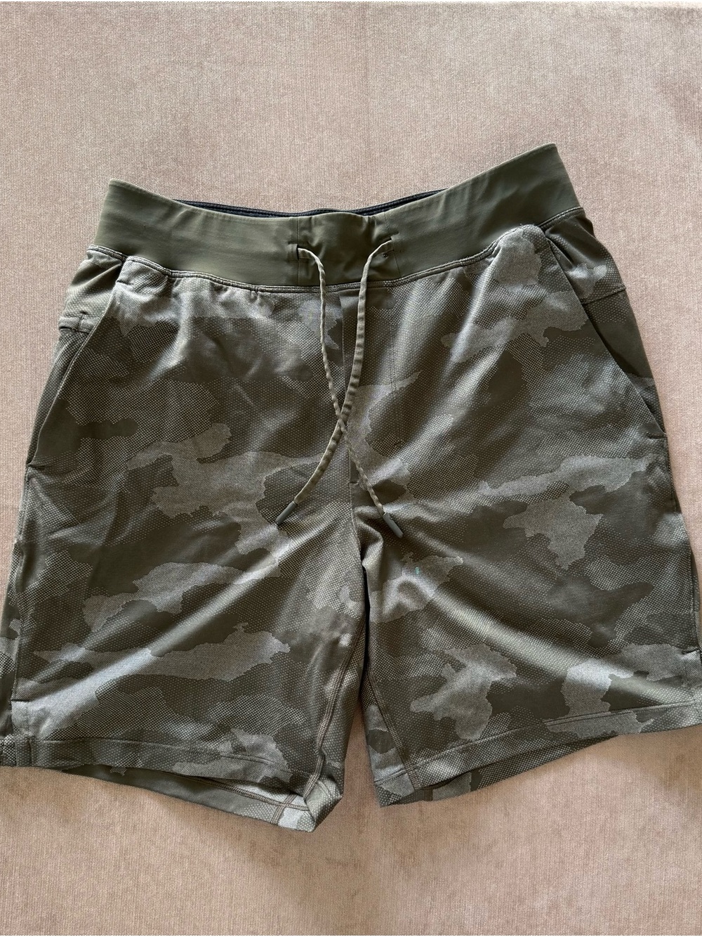lululemon athletica Men's Pace Breaker Olive Camo Athletic Shorts